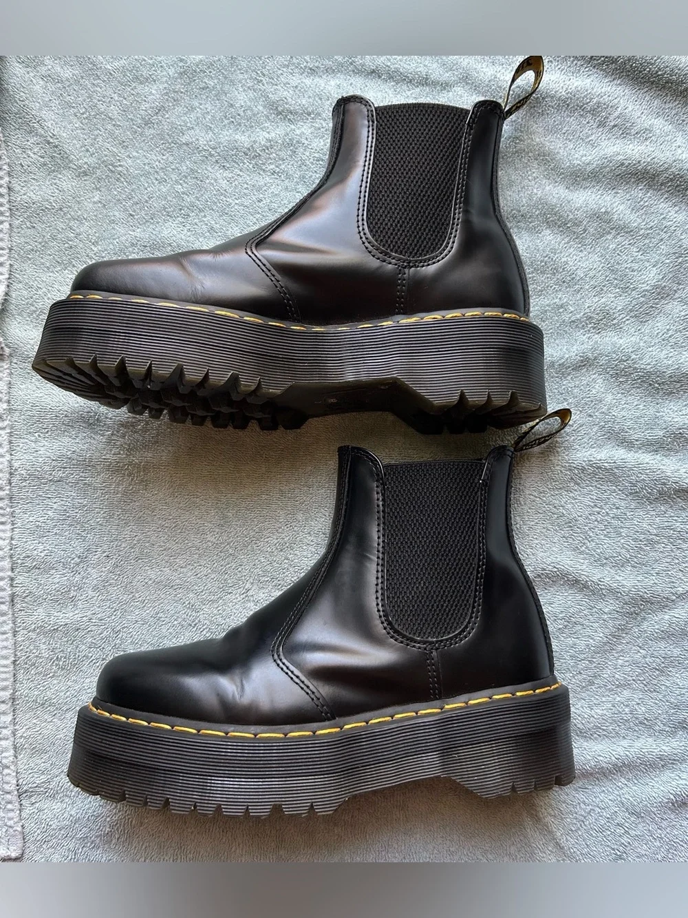 Women's 2976 Quad Leather Platform Chelsea Boots in US 7 Women’s